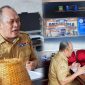 H. Ruksamin menjadi penyangga ujian doktor melalui virtual Zoom Meeting dari kantor Bupati Konawe Utara, Senin, 3 Juni 2024.