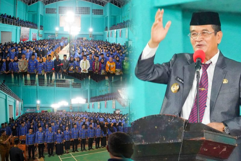 Wakil Bupati Konawe Utara, H. Abuhaera memberikan sambutannya kepada 1.697 aparatur gabungan dari PNS dan ASN PPPK, di GOR Konasara. Senin malam, (03/06/2024).