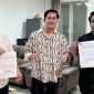 Desk Pilkada menyerahkan Surat Tugas kepada Yudhianto Mahardika untuk maju Pemilihan Walikota Kendari tahun 2024.