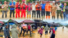Tim gabungan melakukan tindakan upaya preventif di lokasi banjir kecamatan andowia. Selasa, (30/07/2024). 