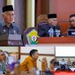 Sekretaris Daerah Prov. Sultra, Drs. H Asrun Lio.,M.Hum.,Ph.D, memberikan Jawaban Gubernur Sulawesi di DPRD Sultra. Rabu, (31/07/2024).