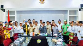 Dualisme Kesultanan Buton sepakat bersatu di aula lantai dua kantor Wali Kota Baubau Palagimata Sabtu (3/8/2024). 