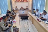 AKBP Priyo Utomo Pimpinan Rapat bersama PJU Polres Konawe Utara persiapan HUT Kemerdekaan RI dan Pilkada Serentak. Senin, (12/08/2024).