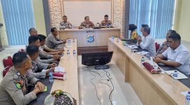 AKBP Priyo Utomo Pimpinan Rapat bersama PJU Polres Konawe Utara persiapan HUT Kemerdekaan RI dan Pilkada Serentak. Senin, (12/08/2024).