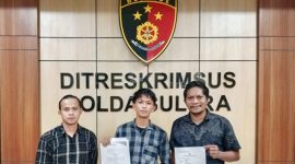 Bupati Konawe Utara, H. Ruksamin, melalui kuasa hukumnya, Dedi Ferianto mengadukan resmi Koordinator Rumpun Sultra di Polda Sultra. Selasa, 13 Agustus 2024.
