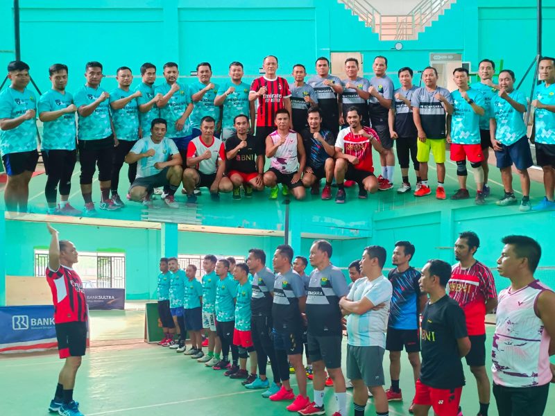 16 Peserta ikut meriahkan turnament Bhadminton 