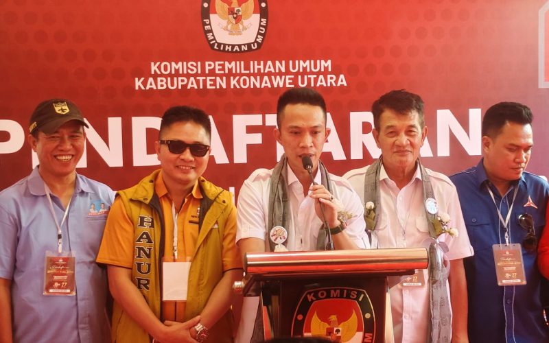 Paslon Bupati dan Wakil Bupati Konawe Utara, H. Ikbar, SH., MH, dan H. Abuhaera, S.Sos., M.Si, melakukan Konferensi Pers usai resmi melakukan pendaftaran di KPU Konawe Utara. Rabu, (28/08/2024).