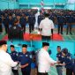 Bupati Konawe Utara, H. Ruksamin memperpanjang masa jabatan Keanggotaan BPD Se Konawe Utara di Gedung Olah Raga. Kamis, (05/09/2024).