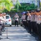 Puluhan Personel Polda Sultra Back Up berlangsungnya Tablig Akbar Ustadz Dr. H. Das’ad Latif, S.Sos., S.Ag., M.Si., Ph.D, di Hotel Azizah Syariah Kendari, Senin (09/09/2024).