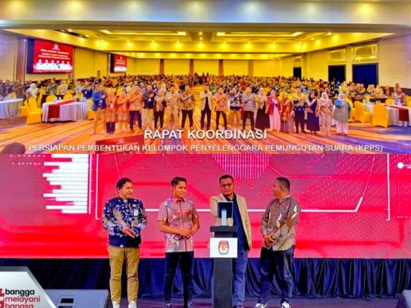 KPU Konawe Utara (Konut), Sulawesi Tenggara (Sultra), Menggelar Rakor Persiapan Perekrutan KPPS, berlangsung di salah satu hotel di kota kendari. Jum'at (13/09/2024).