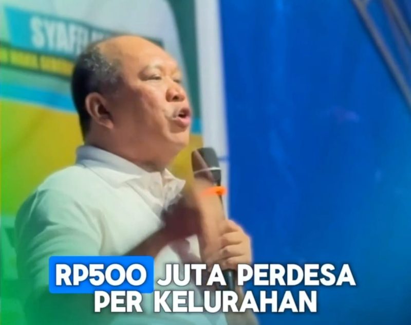 H. Ruksamin memberikan sambutannya pada acara pengukuhan dan pelantikan Relawan Jawara di Kota Kendari.