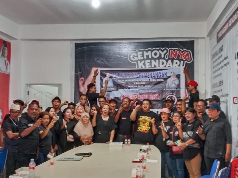 Perwakilan komunitas dan para pendukung pasangan Yudhi-Nirna, Siap Gas Full Menangkan Pilwali Kendari. Rabu (9/10/2024).