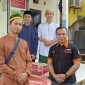 Ketua F-PRB Konut 
Jefri Ibnu menyerahkan bantuan sosial di Pesantren Hidayatullah di Kecamatan Andowia, Jumat, 11 Oktober 2024