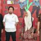 Guru Supriyani, S.Pd (Jilbab Putih) di Kejaksaan Negeri Andoolo.
