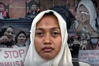 Guru Supriyani di Kursi Pesakitan. Foto Istimewa Fakta tvOne.