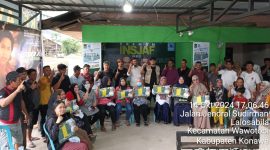 Gabungan relawan dari enam kecamatan yakni Wawotobi, Unaaha, Tongauna, Anggaberi, Konawe, dan Meluhu, Kawal pemenangan Ruksamin-Sjafei di Konawe. Senin (14/10/2024).