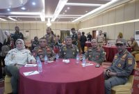 Drs. La Ode Saifuddin, M.Si, hadiri Rapat Koordinasi Forum Koordinasi Pimpinan Daerah (Forkopimda) Sulawesi Tenggara, yang diselenggarakan di Hotel Zahra, Kendari, Senin (04/11/2024).
