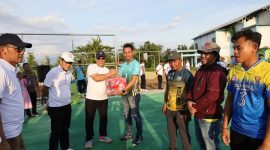 H. Ruksamin resmi membuka Turnamen Bola Voli Putra-Putri Bupati Cup II. Foto: Istimewa