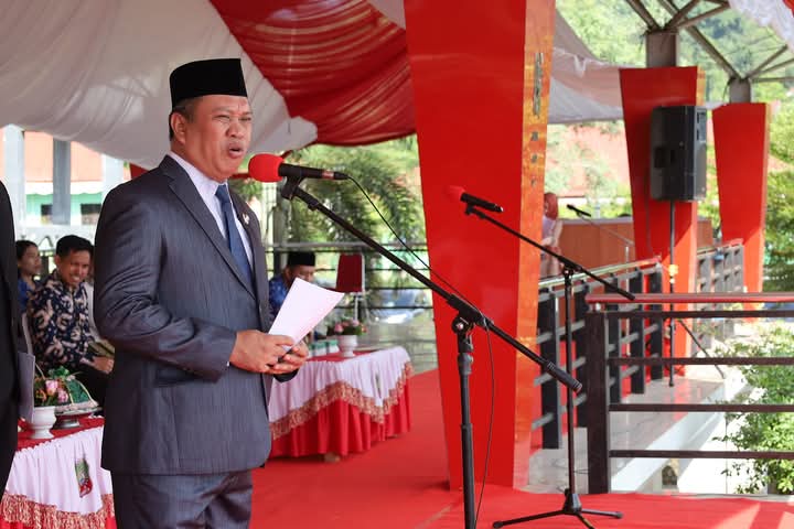 H. Ruksamin jadi Irup peringatan Hari Bela Negara ke-76 tingkat Kabupaten Konawe Utara. Foto: Istimewa.