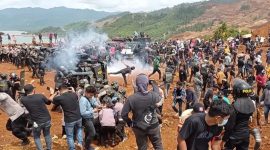 Dinilai merugikan masyarakat, dampak Kerusuhan, Masyarakat Vs Pengamanan di lokasi PT Tristaco Mineral Makmur (TMM) Konawe Utara.