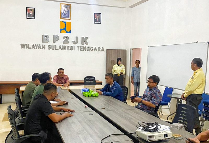 Bina Konstruksi (Binakon) Sultra audiens bersama Balai Pelaksana Pekerjaan Jasa Konstruksi (BP2JK) Sultra.