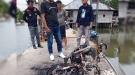 Kendaraan roda dua milik darius untuk kedua kalinya dibakar OTK hingga saat ini belum terungkap.