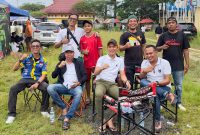 Bupati terpilih Konawe Utara, H. Ikbar, S.H., M.H., dalam ajang LAST LAP I CUP SEASON I 2025 memberikan semangat Tim balap 89 Konasara Racing Team dari Konawe Utara. Sirkuit Terminal Baruga. Kamis, (01/02/2025).