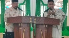 Sekda Konut, Dr. Safrudin, S.Pd., M.Pd, bersama Dr. KH. Danial, LC., M.Thi, memberikan sambutan dan khutba pada Isra' Mi'raj Nabi Muhammad SAW 1446 Hijriah di Masjid As-Salam, Senin, 3 Februari 2025.