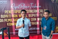 Bupati Konawe Utara Terpilih, H. Ikbar, S.H., M.H, disesi wawancara media menerangkang pihaknya bersama H. Abuhaera, S.Sos., M.Si, Welcome kepada pihak lawan Raup dan Sudiro. Rabu, (05/02/2025).