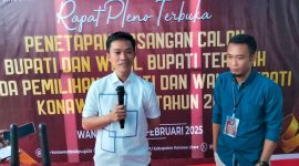Bupati Konawe Utara Terpilih, H. Ikbar, S.H., M.H, disesi wawancara media menerangkang pihaknya bersama H. Abuhaera, S.Sos., M.Si, Welcome kepada pihak lawan Raup dan Sudiro. Rabu, (05/02/2025).