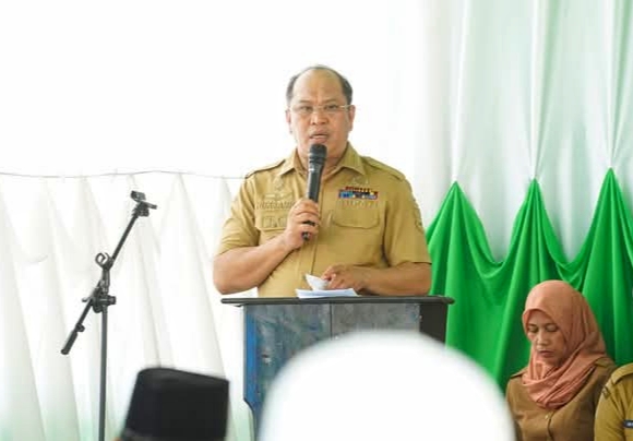 Bupati Konawe Utara, H. Ruksamin saat membuka Musrenbang di 13 Kecamatan.
