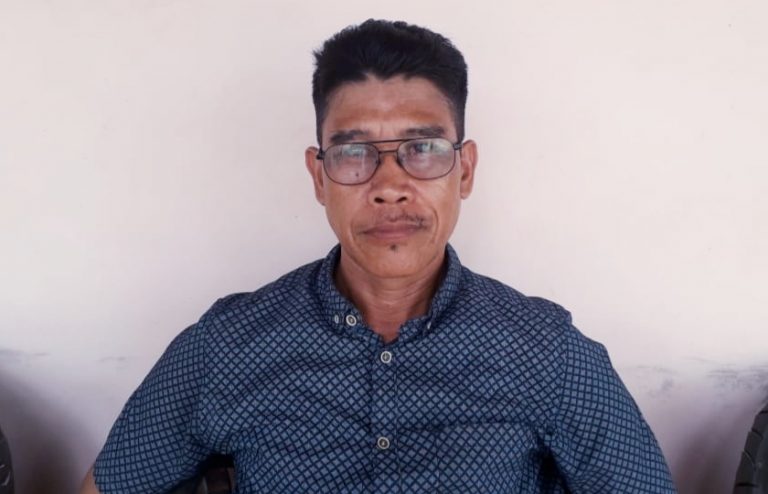 Kepala Desa Tabanggele, Ardin.