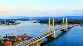 Jembatan Teluk Kendari, atau yang dikenal pula sebagai Jembatan Bahteramas.