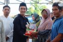 Ketua DPW PBB Sultra, H. Ikbar, S.H., M.H., menyerahkan Paket Qurban Idul Adha 1446 Hijriah di Konawe Utara.