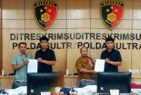 Laporan diserahkan Nasrullah Faizal melalui kuasa hukumnya, Yopi Wijaya Putra, S.H., di Mapolda Sultra, Minggu (15/06/2025).