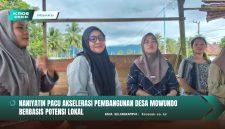 Kepala Desa Mowundo, Naniyatin, S.Pd., bersama Aparatur Desa menceritakan progres pembangunan berbasis potensi lokal dan partisipasi masyarakat, Jum'at (20/06/2025).