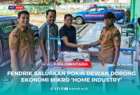 Anggota Dewan Perwakilan Rakyat Daerah (DPRD) Konawe Utara (Konut) Fraksi Partai Bulan Bintang (PBB), Fendrik, S.Kom (Kedua dari kiri kemeja biru cream) mendampingi penyaluran Mesin Jahit kepada penerima manfaat Home Industry, Selasa (24/06/2025).