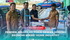Anggota Dewan Perwakilan Rakyat Daerah (DPRD) Konawe Utara (Konut) Fraksi Partai Bulan Bintang (PBB), Fendrik, S.Kom (Kedua dari kiri kemeja biru cream) mendampingi penyaluran Mesin Jahit kepada penerima manfaat Home Industry, Selasa (24/06/2025).
