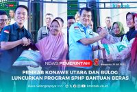 Bupati dan Wakil Bupati Konawe Utara, H. Ikbar dan H. Abuhaera menyerahkan Program SPHP dan Bantuan Beras Periode Juli-Desember 2025, bekerja sama dengan Perum Bulog Kantor Wilayah Sulawesi Tenggara (Sultra), di Desa Larobende, Kecamatan Andowia, Kamis (24/07/2025).