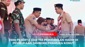 Bupati Konawe Utara, H. Ikbar berjabat tangan bersama Ketua DPRD Konawe Utara, Herman Sewani, usai membuka Jambore Kwartir Cabang Pramuka Konawe Utara 2025, di pelataran Kantor Dinas Perhubungan Konawe Utara, Kamis (14/08/2025).