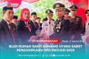 HARI KEMERDEKAAN - Prosesi penyematan penghargaan secara simbolis diserahkan oleh Kepala Kepolisian Resort (Kapolres) Konawe Utara, AKBP Rico Fernanda, S.H., S.I.K., M.H., kepada Plt Direktur BLUD RS Konawe Utara, Riska L., S.ST., M.Kes., disaksikan langsung Bupati dan Wakil Bupati Konawe Utara, H. Ikbar, S.H., M.H., dan H. Abuhaera, S.Sos., M.Si, di Pelataran Kantor Bupati Konut, Wanggudu, Minggu (17/08/2025)