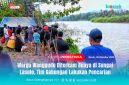 Warga bersama tim gabungan dari BPBD, Basarnas, dan aparat kepolisian melakukan pencarian korban yang diterkam buaya di Sungai Lasolo, Senin (6/10/2025).
