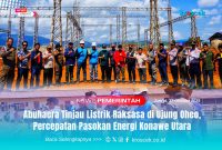 Ketgam Foto:
Wakil Bupati Konawe Utara, H. Abuhaera, S.Sos., M.Si., bersama tim teknis dan jajaran terkait saat meninjau langsung proyek infrastruktur kelistrikan di Kecamatan Uepai–Ujung Oheo, Jumat (17/10/2025). Kunjungan ini bertujuan memastikan percepatan pasokan energi listrik untuk mendukung pertumbuhan ekonomi dan industri di wilayah Konawe Utara.