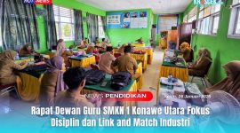 Suasana rapat Dewan Guru SMKN 1 Konawe Utara yang membahas penguatan disiplin pendidik serta penerapan link and match dengan dunia industri, Senin (26/1/2026).